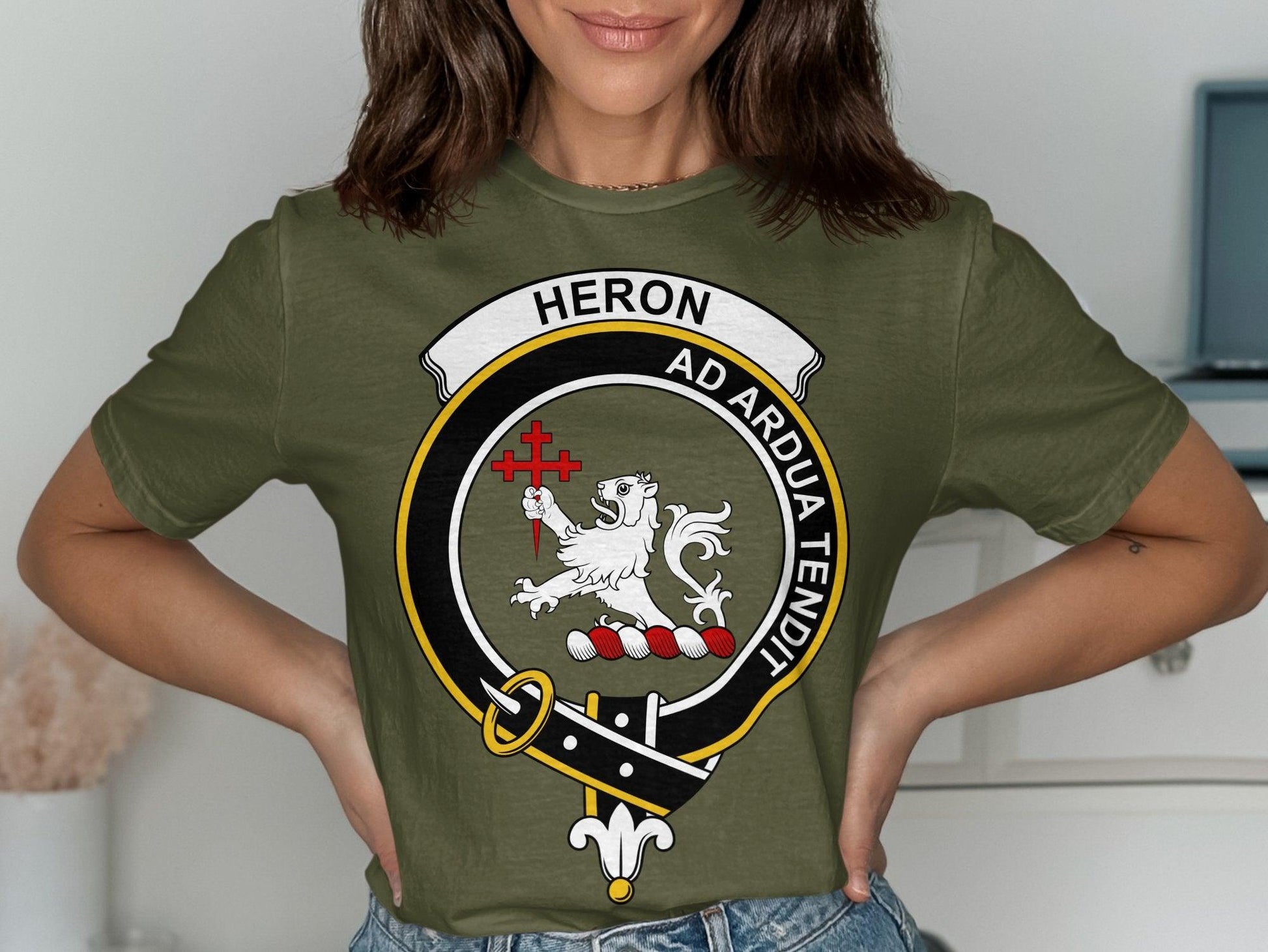 Scottish Clan Heron Crest Ad Ardua Tendit T-Shirt - Living Stone Gifts