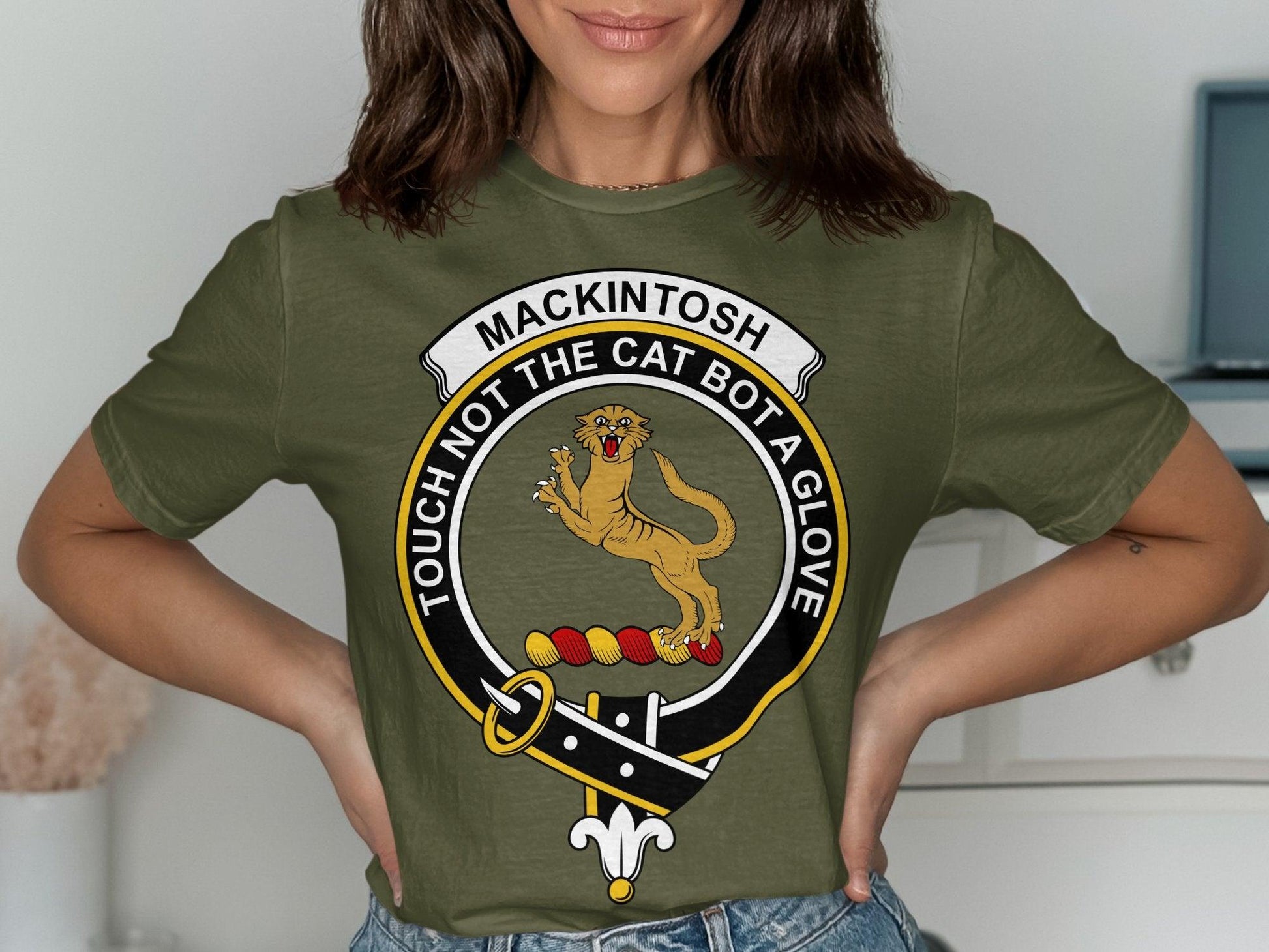 Mackintosh Clan Crest Highland Games Inspiration T-Shirt - Living Stone Gifts